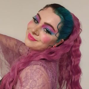 Meet your Posher, Shania